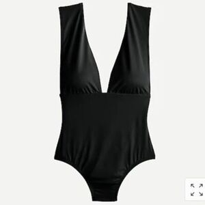 NEW J Crew Plunge V-Neck One-Piece Swimsuit Size 2 Black G9417